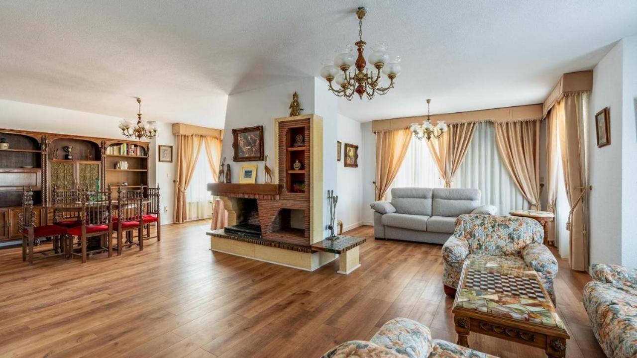 Villa De La Acacia Gojar エクステリア 写真